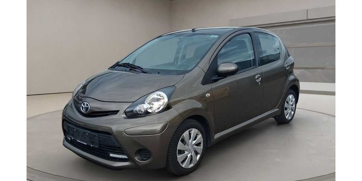Toyota Aygo (X) 50.000 km 6.593 &euro; Eislingen 73054