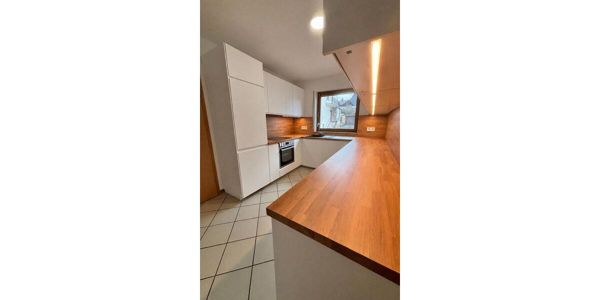 Doppelhaushälfte Landstuhl - 6 Zimmer, 236 m&sup2;, 2.100&euro; | Angebot:25341744