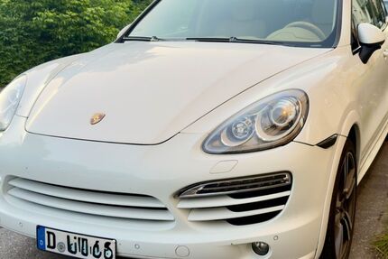 Porsche Cayenne 276.500 km 15.999 &euro; Düsseldorf 40549