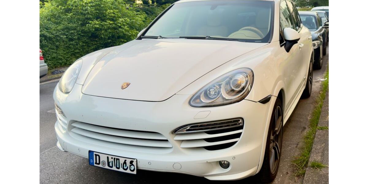 Porsche Cayenne 276.500 km 15.999 &euro; Düsseldorf 40549