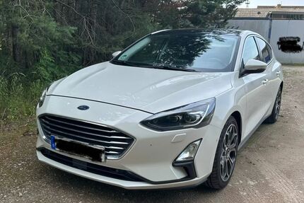 Ford Focus 86.500 km 14.490 &euro; Schenefeld 22869