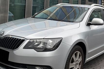 Skoda Superb 113.000 km 12.999 &euro; Hohenlinden bei München 85664