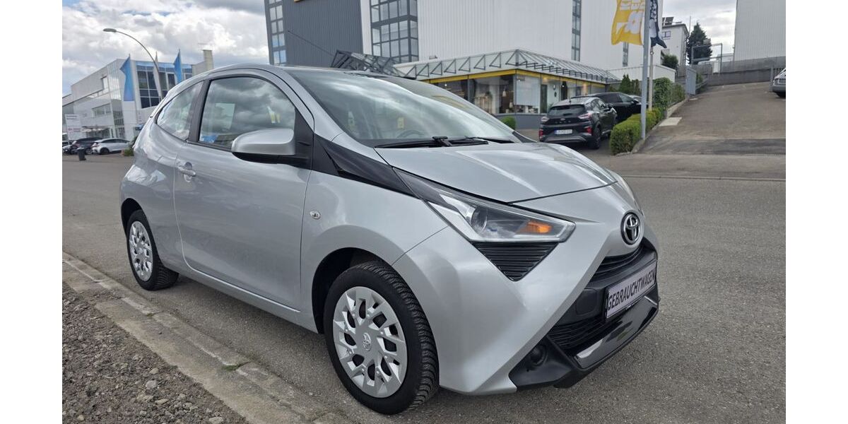 Toyota Aygo (X) 48.000 km 8.790 &euro; Kornwestheim (bei Stuttgart) 70806