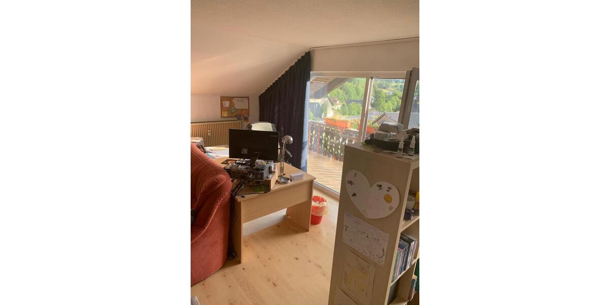 Dachgeschoßwohnung Freudenberg - 3.5 Zimmer, 84 m&sup2;, 820&euro; | Angebot:26296360