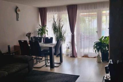 Helle 3-Zimmer-Wohnung mit Terrasse, TG-Stellplatz & Toplage zimmer