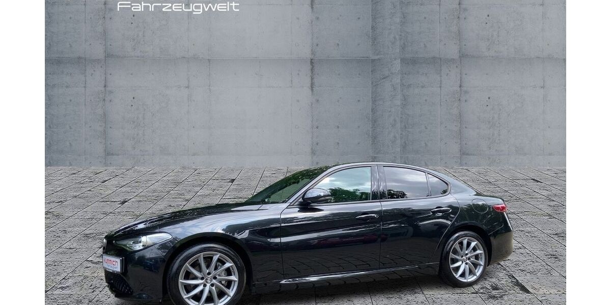 Alfa Romeo Giulia 2.650 km 34.400 € Bopfingen 73441