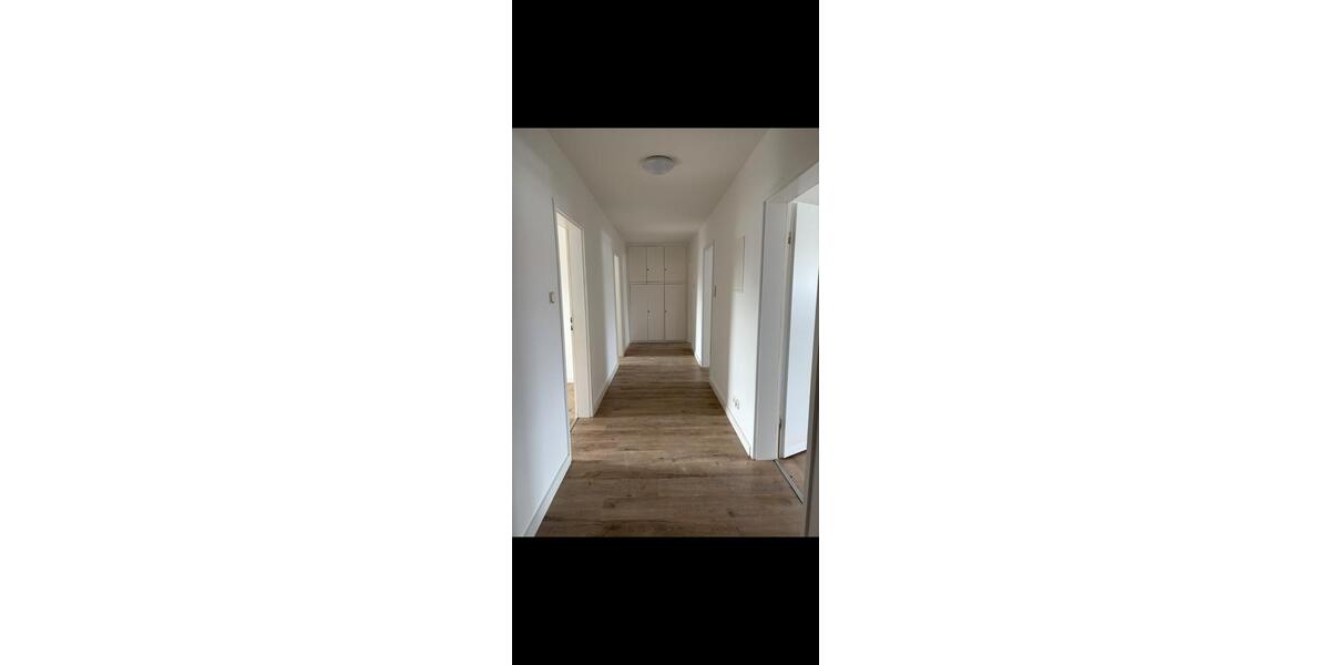 Dachgeschoßwohnung Niestetal - 3 Zimmer, 104 m&sup2;, 930&euro; | Angebot:25406594