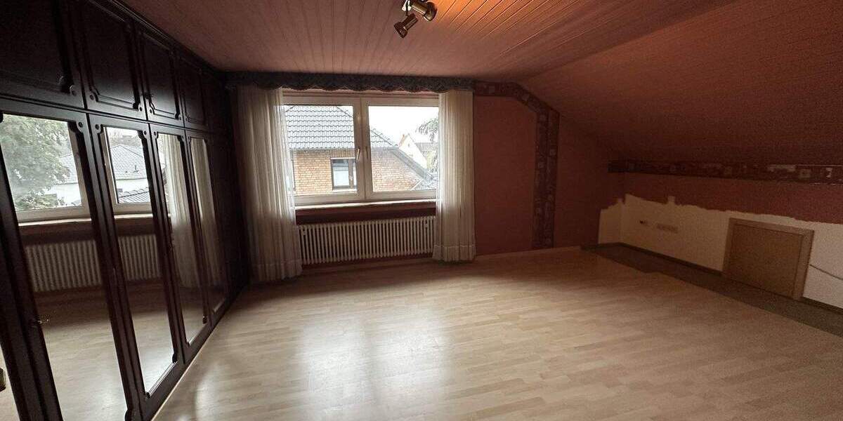 Einfamilienhaus Steinheim - 6 Zimmer, 262 m&sup2;, 299.000&euro; | Angebot:25069589
