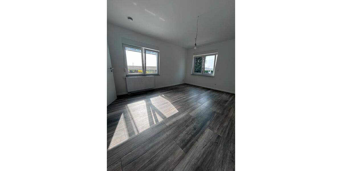 Erdgeschoßwohnung Brackenheim - 4 Zimmer, 100 m&sup2;, 1.350&euro; | Angebot:25418138