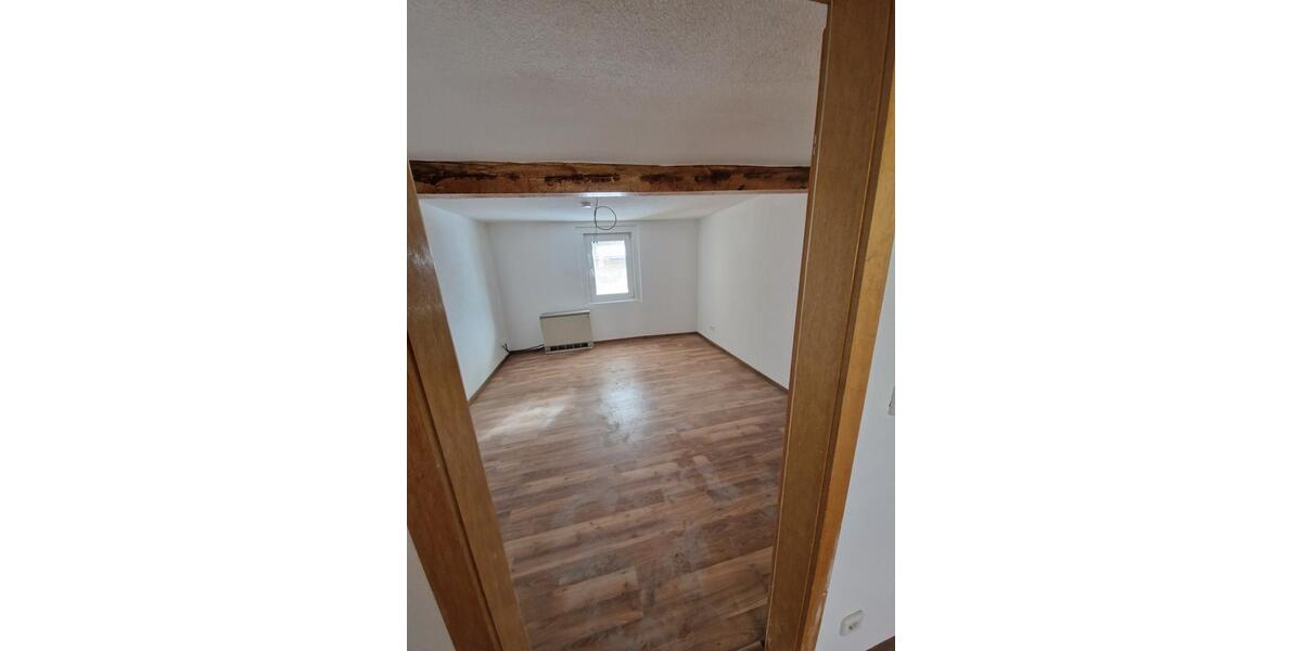 Einfamilienhaus Buchen (Odenwald) - 8 Zimmer, 155 m&sup2;, 1.200&euro; | Angebot:25824301