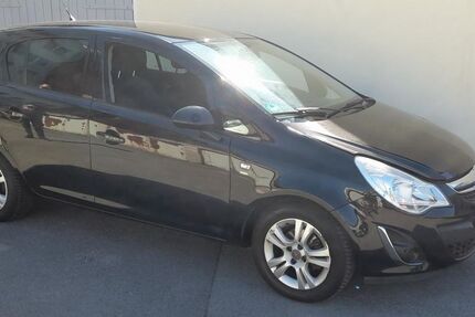 Opel Corsa 160.500 km 3.000 &euro; duisburg 47055