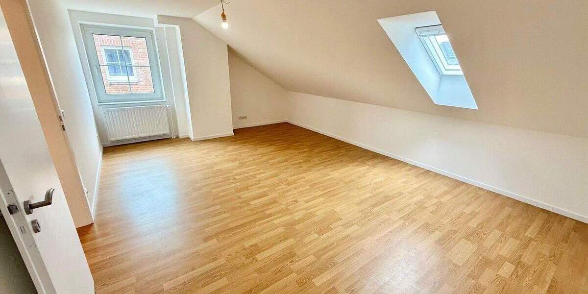 Doppelhaushälfte Düsseldorf Kaiserswerth - 8 Zimmer, 213 m&sup2;, 1.570.000&euro; | Angebot:25728281