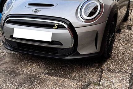 Mini Cooper SE 29.525 km 15.500 € Frankfurt 60308