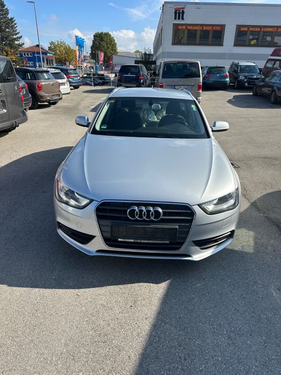 Audi A4 161.000 km 9.000 € Traunstein 83278
