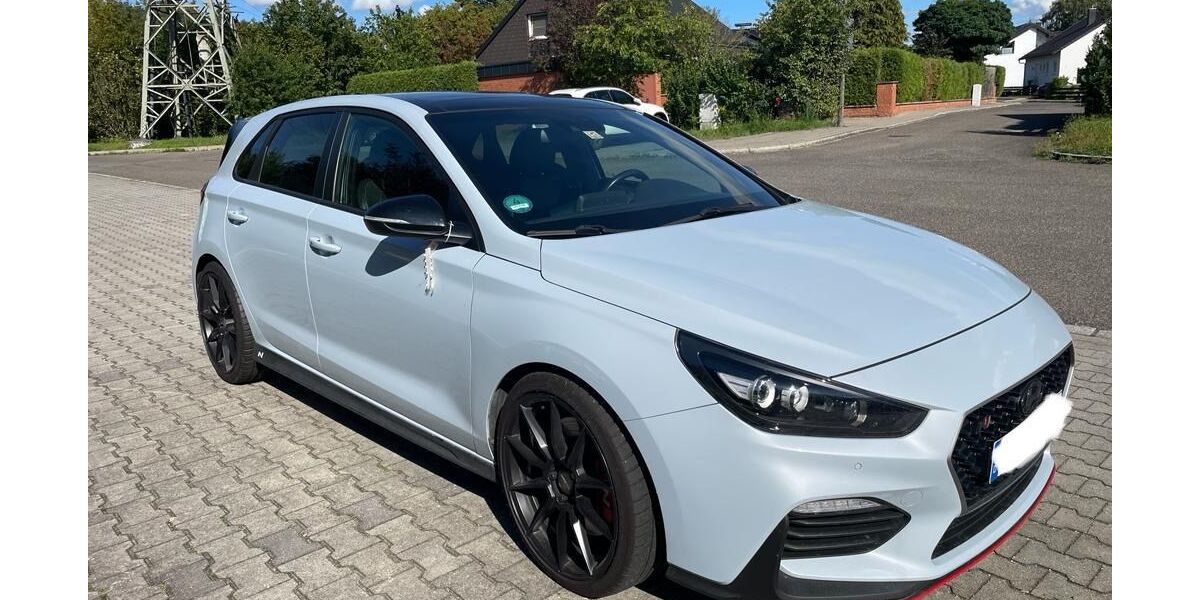Hyundai i30 98.500 km 20.900 &euro; München 80995