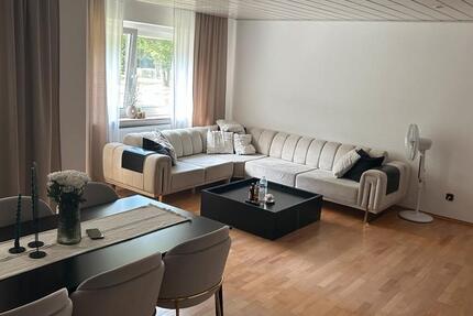 Attraktive 2 Zimmer Wohnung MöbliertTeilmöbiliert 2 zimmer