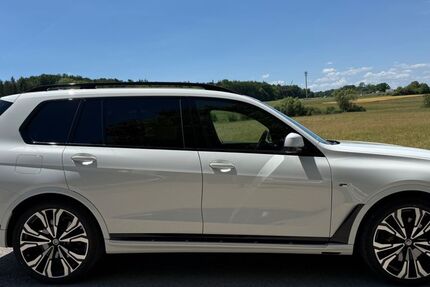 BMW X7 50.000 km 77.000 &euro; Böblingen 71032
