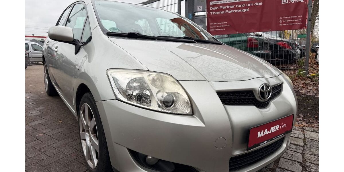 Toyota Auris 133.093 km 4.990 &euro; Hamburg 22043