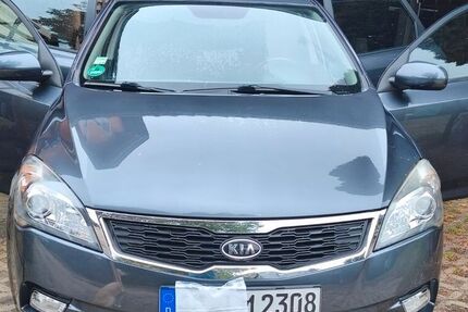 Kia ceed / Ceed 92.000 km 4.999 &euro; neu Zittau 15537