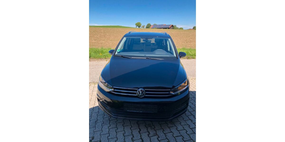 VW Touran 126.500 km 15.250 € Burghausen 84489