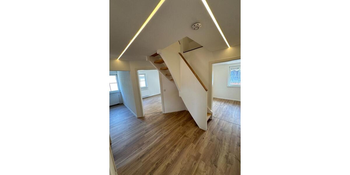 Stilvolle 4,5-Zimmer-Maisonette mit Terrasse ins Grüne zimmer