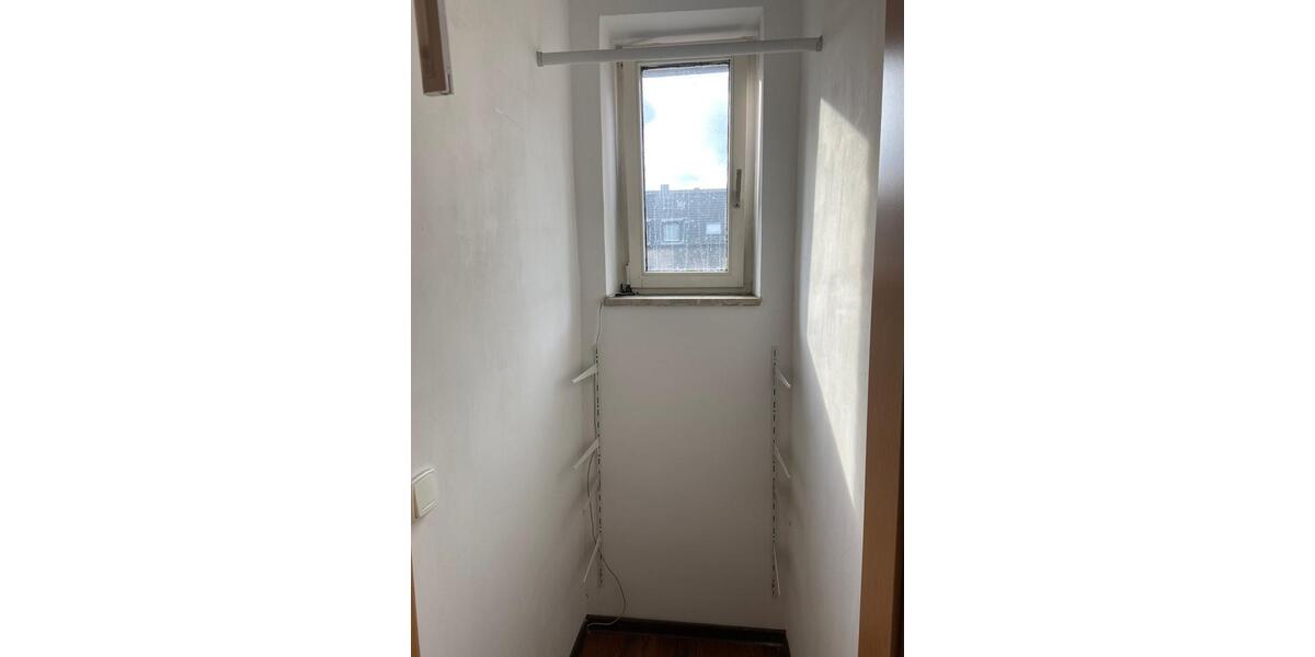 Etagenwohnung Duisburg Mittelmeiderich - 1 Zimmer, 68 m&sup2;, 99.000&euro; | Angebot:25611402