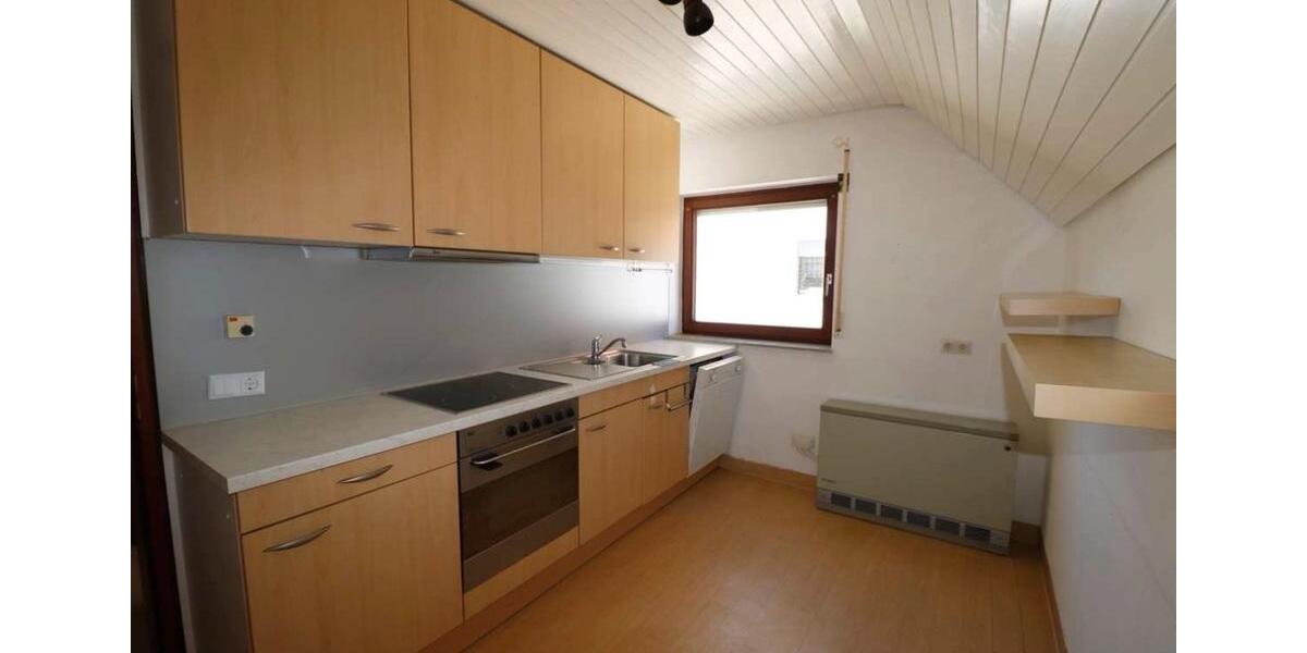 Dachgeschoßwohnung Kirchheim unter Teck - 2.5 Zimmer, 74 m&sup2;, 830&euro; | Angebot:26316441