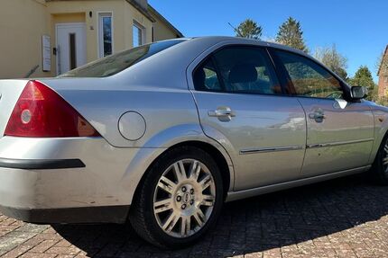 Ford Mondeo 127.000 km 799 &euro; Stadthagen 31655
