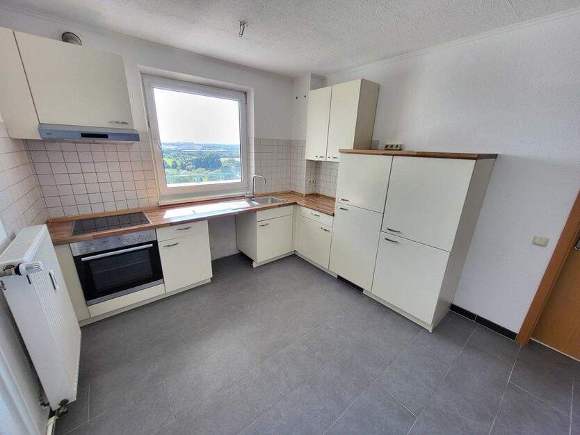 Gepflegte 2 Zimmer-Wohnung mit Loggia und PKW-Stellplatz in 23560 Lübeck, Moislinger Mühlenweg 2 zimmer