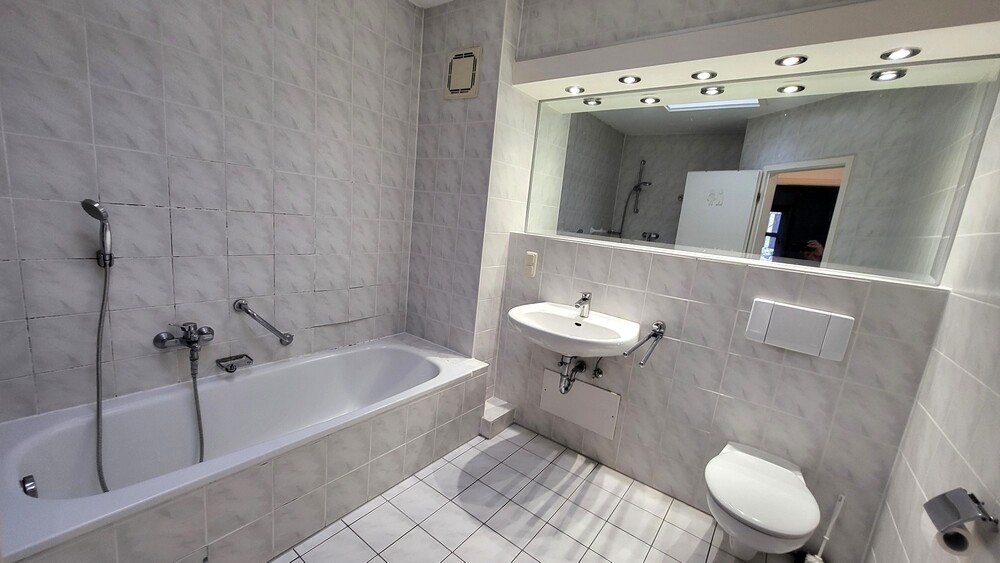 Wieder verfügbar! RMH mit Garage, 2 Balkonen, Garten und Terrasse - Reihenmittelhaus Wiesbaden Klarenthal | Angebot:25972229