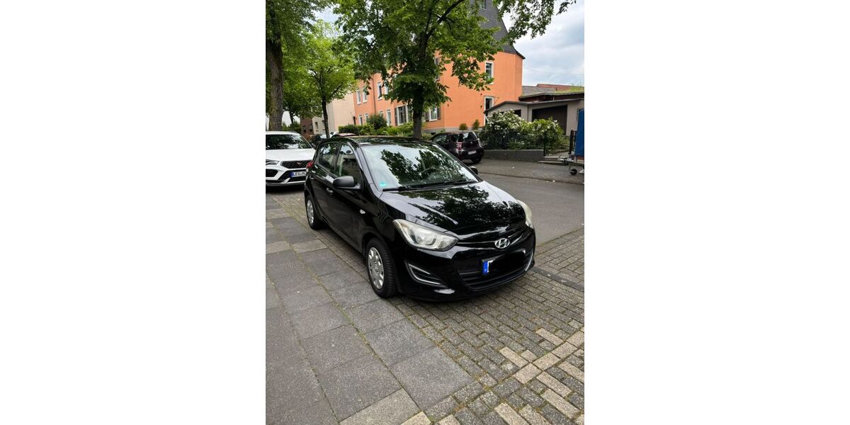 Hyundai i20 143.000 km 5.600 &euro; Leverkusen 51381