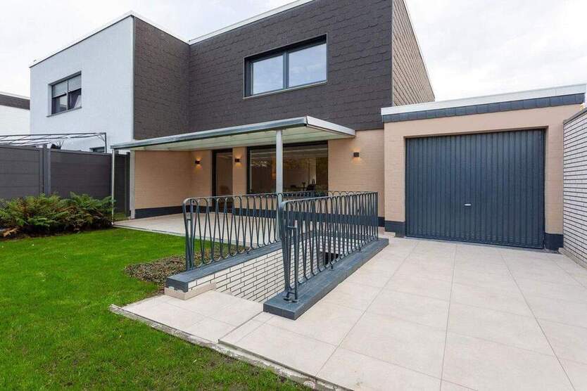 Modernisiertes Reihenendhaus in ruhiger Lage von Mülheim Dümpten 5 zimmer