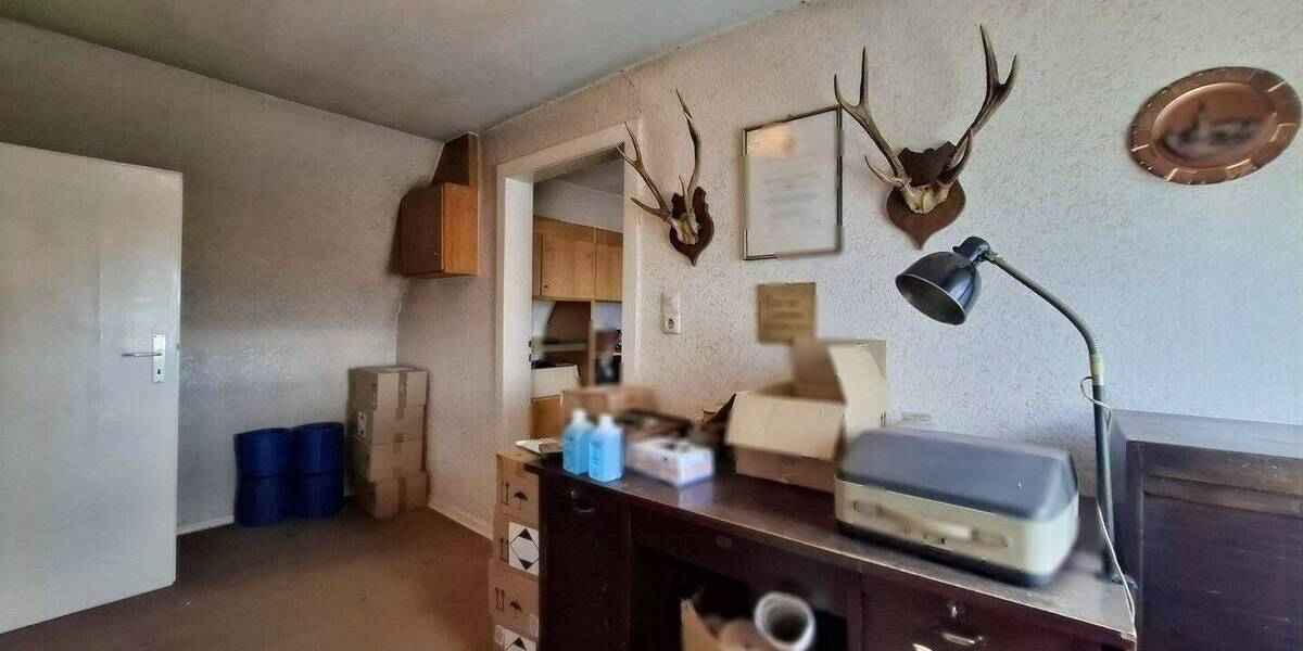Einfamilienhaus Lich - 9 Zimmer, 245 m&sup2;, 299.000&euro; | Angebot:25685936