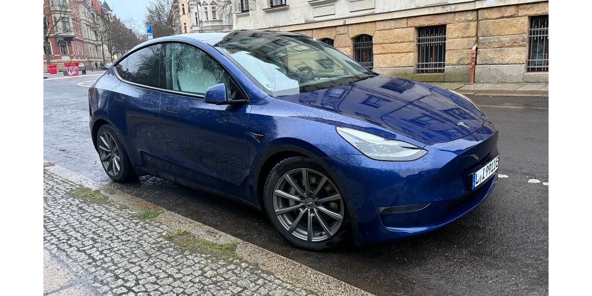 Tesla Model Y 87.700 km 33.400 &euro; Leipzig 04105