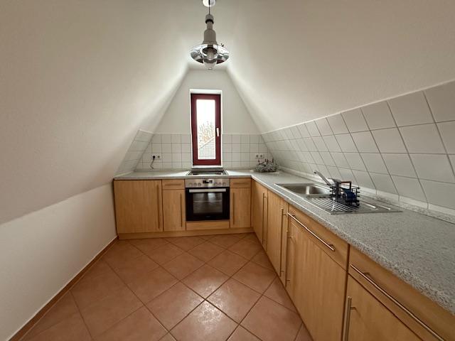 Dachgeschoßwohnung Schwerin Gartenstadt - 3 Zimmer, 69 m&sup2;, 500&euro; | Angebot:24245958