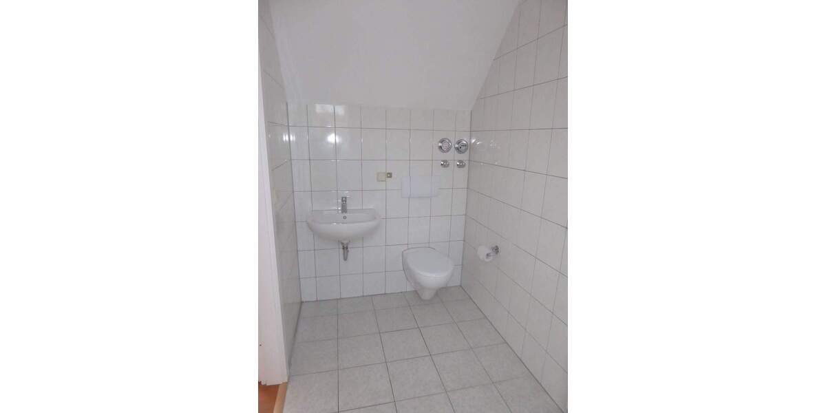 Etagenwohnung Rudolstadt Volkstedt - 4 Zimmer, 81 m&sup2;, 660&euro; | Angebot:25814016