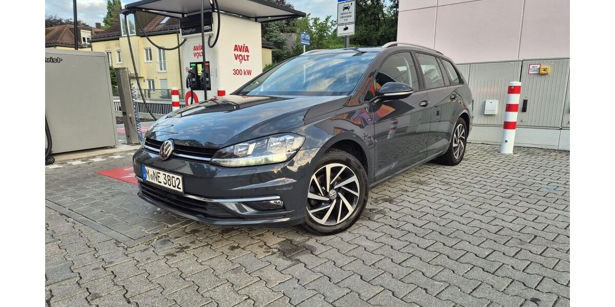 VW Golf 180.000 km 10.100 &euro; München 81671