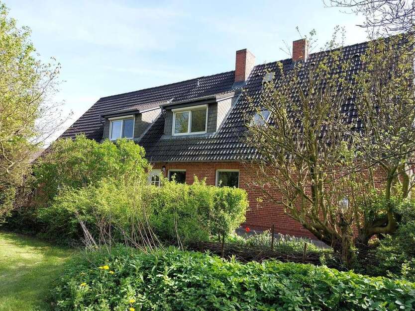 Haus zum Kaufen in Oldenswort 460.000 € 235 m²