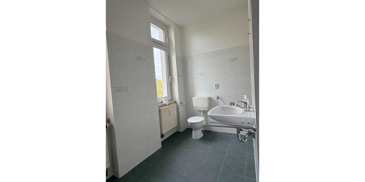 Etagenwohnung Eisenach - 3 Zimmer, 101 m&sup2;, 915&euro; | Angebot:26534036