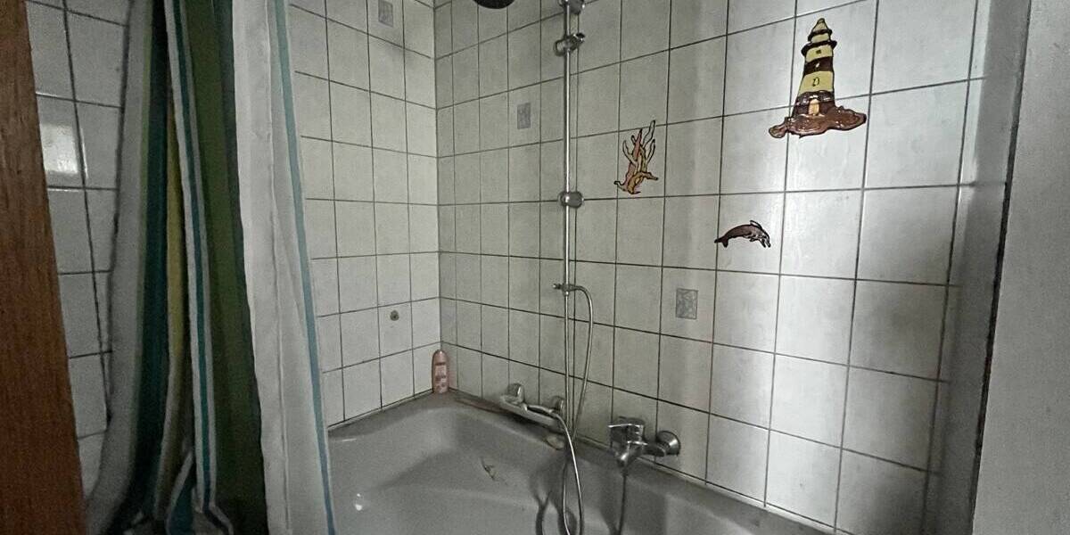 Mehrfamilienhaus, Wohnhaus Blieskastel / Niederwürzbach Niederwürzbach - 5 Zimmer, 100 m&sup2;, 69.000&euro; | Angebot:25984400
