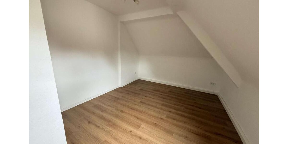 Dachgeschoßwohnung Gelnhausen - 3 Zimmer, 62 m&sup2;, 720&euro; | Angebot:26338112