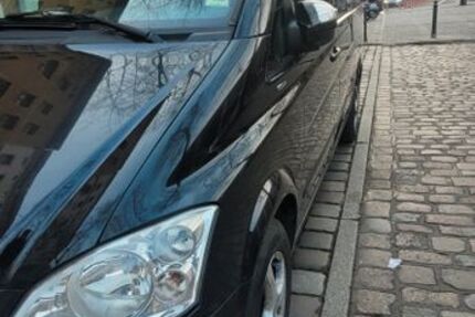 Mercedes Viano