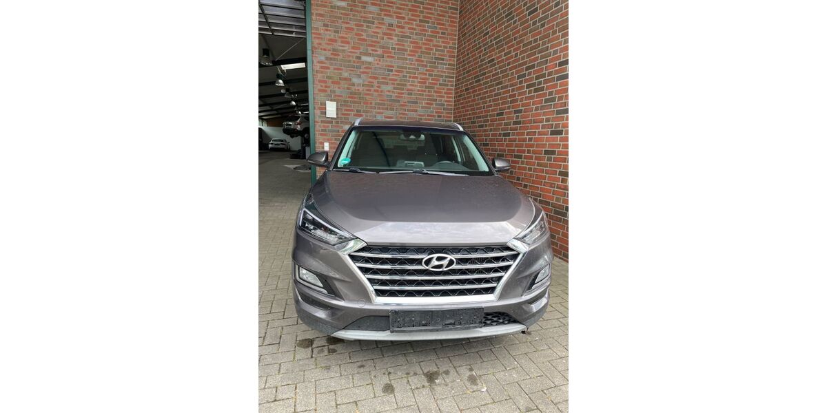 Hyundai TUCSON 190.000 km 9.999 &euro; Ganderkesse 27777
