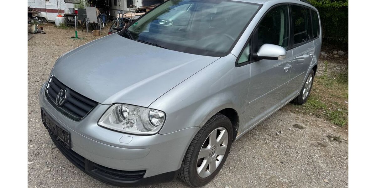 VW Touran 219.000 km 1.450 &euro; Oberndorf a.N. - Aistaig 78727