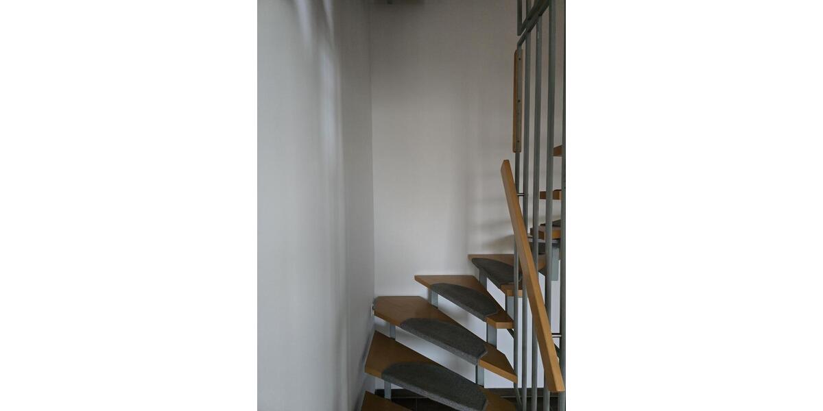 Modernes Reihenendhaus nebst 2 Garagen, Küche, Garten 4 zimmer