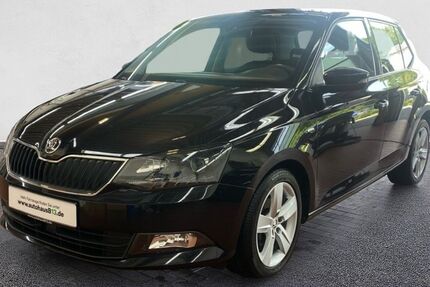 Skoda Fabia 108.600 km 9.990 &euro; Karlskron-Brautlach 85123
