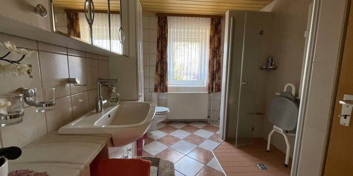 Einfamilienhaus Sontra - 7 Zimmer, 147 m&sup2;, 110.000&euro; | Angebot:26257461