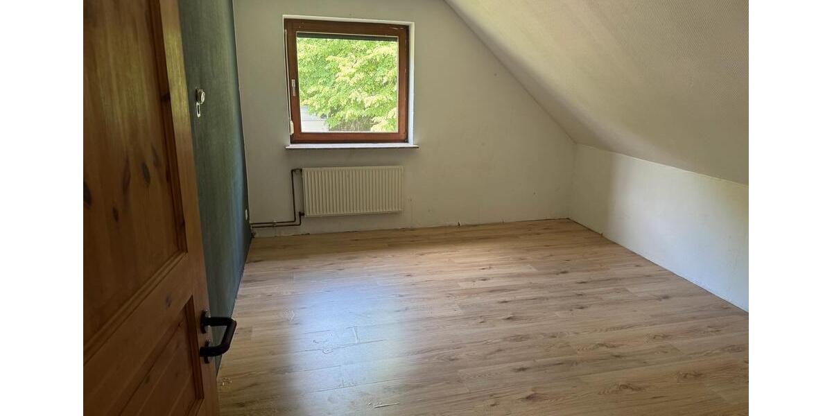 Einfamilienhaus Leck - 8 Zimmer, 200 m&sup2;, 350.000&euro; | Angebot:26816397