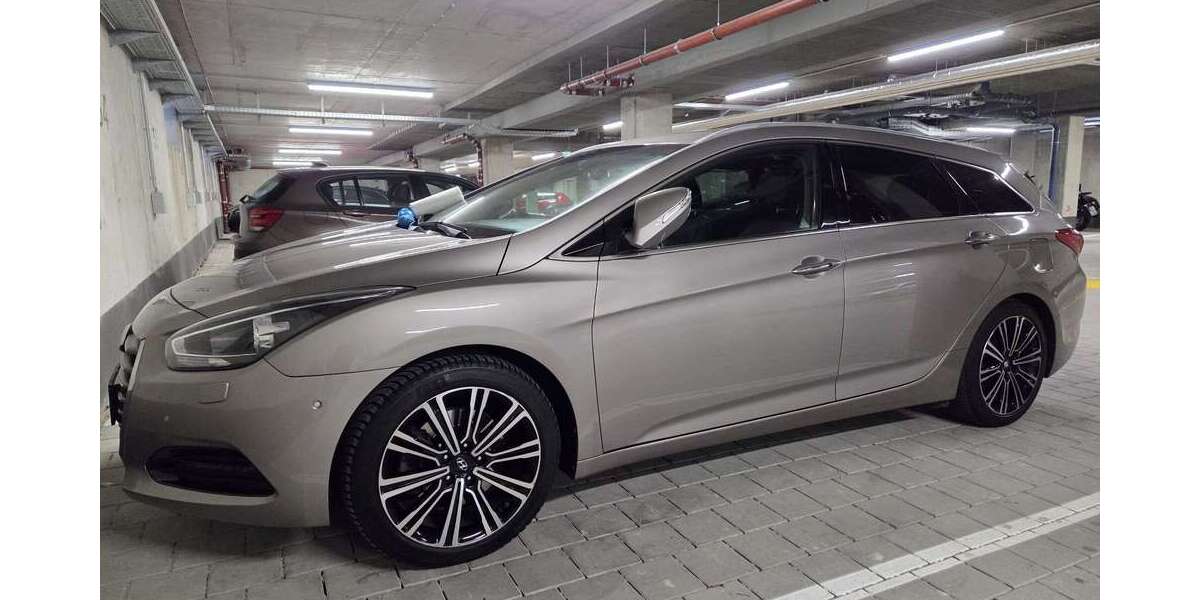 Hyundai i40 194.000 km 6.750 &euro; Großberg (Pentling) 93080