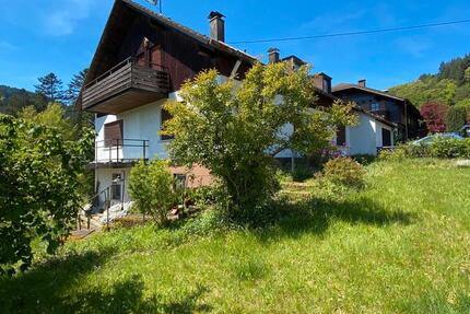 Haus Baiersbronn - 12 Zimmer, 242 m&sup2;, 299.000&euro; | Angebot:27190286